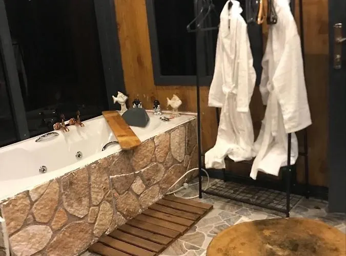 Nirvana Bungalov Hotel 4*