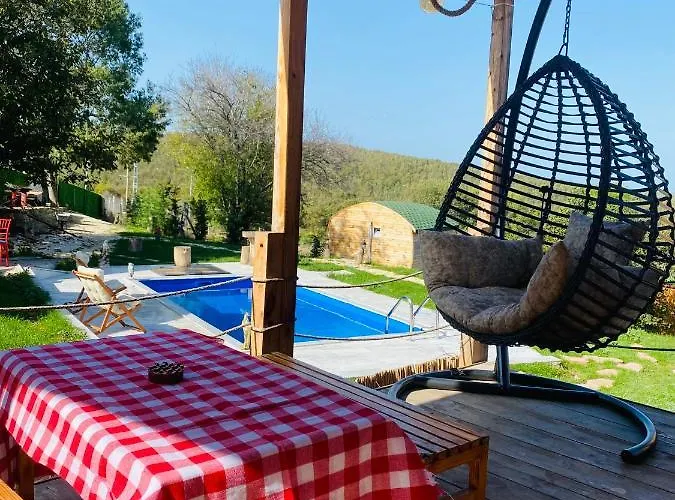 Hotel Nirvana Bungalov 4*